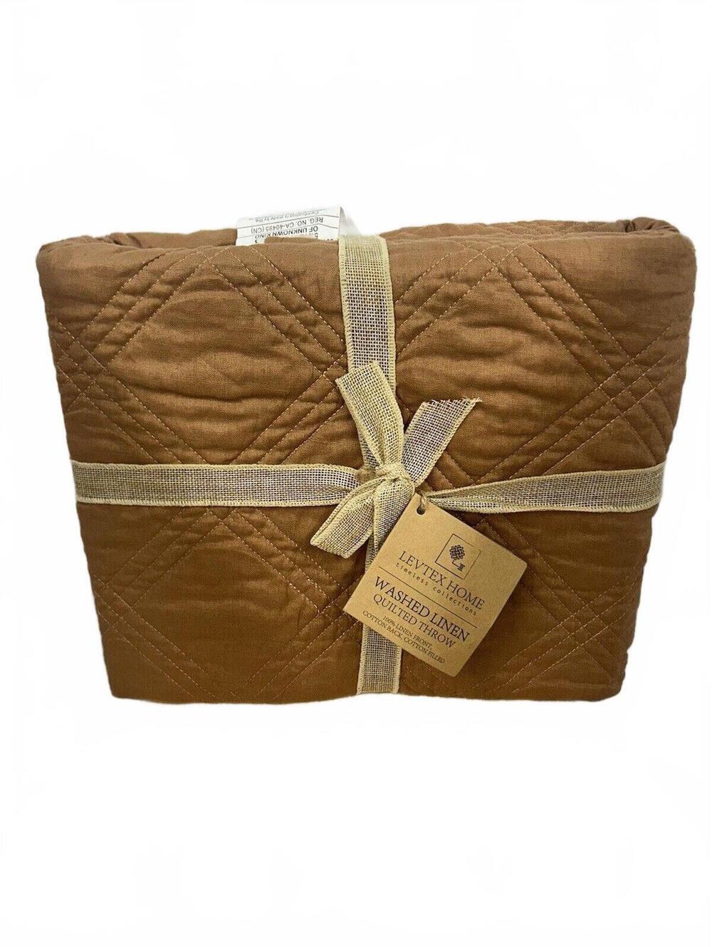 Levtex Home Sandstone French Flax Linen Full/Queen Quilt (88X92) - Picture 2 of 4